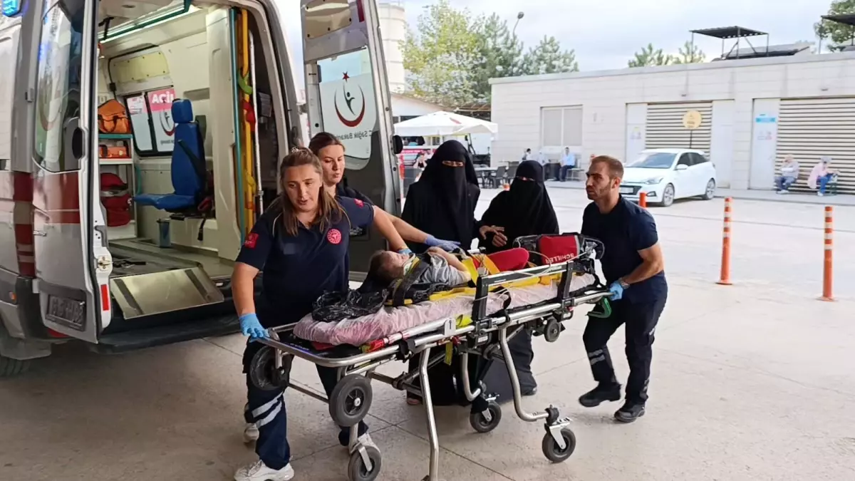 Bursa'da 5 Yaşındaki Çocuk Apartmandan Düşerek Ağır Yaralandı