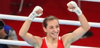 Buse Naz Çakıroğlu, Dünya Boks Şampiyonası'nda çeyrek finale yükseldi