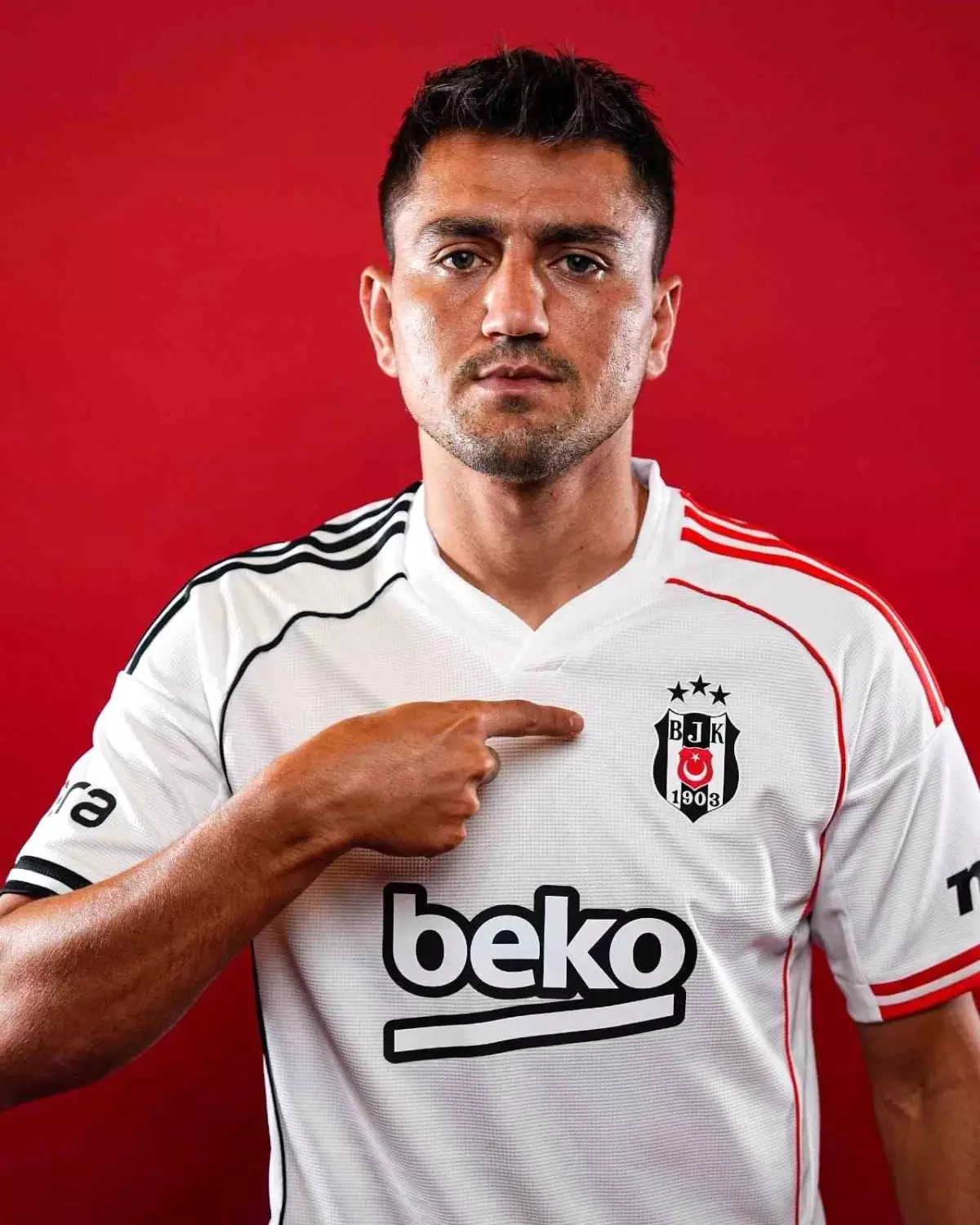 Cengiz Ünder: 'Beşiktaş forması altında sahada olmak için sabırsızlanıyorum'