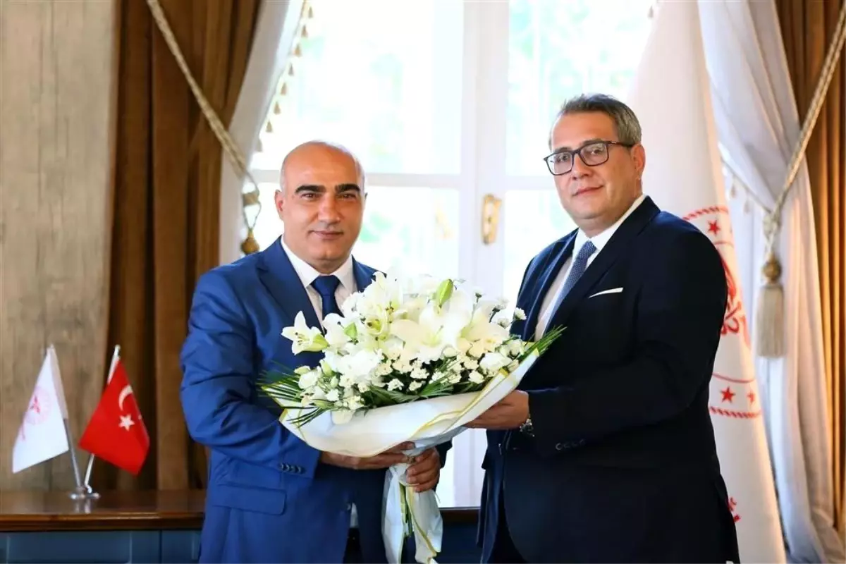 Doç. Dr. Ayhan Kul, İzmir Sağlık Müdürü Olarak Atandı