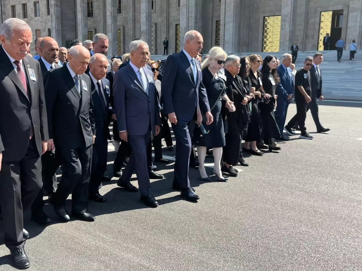 Eski Bakan Agah Oktay Güner İçin TBMM'de Tören Düzenlendi