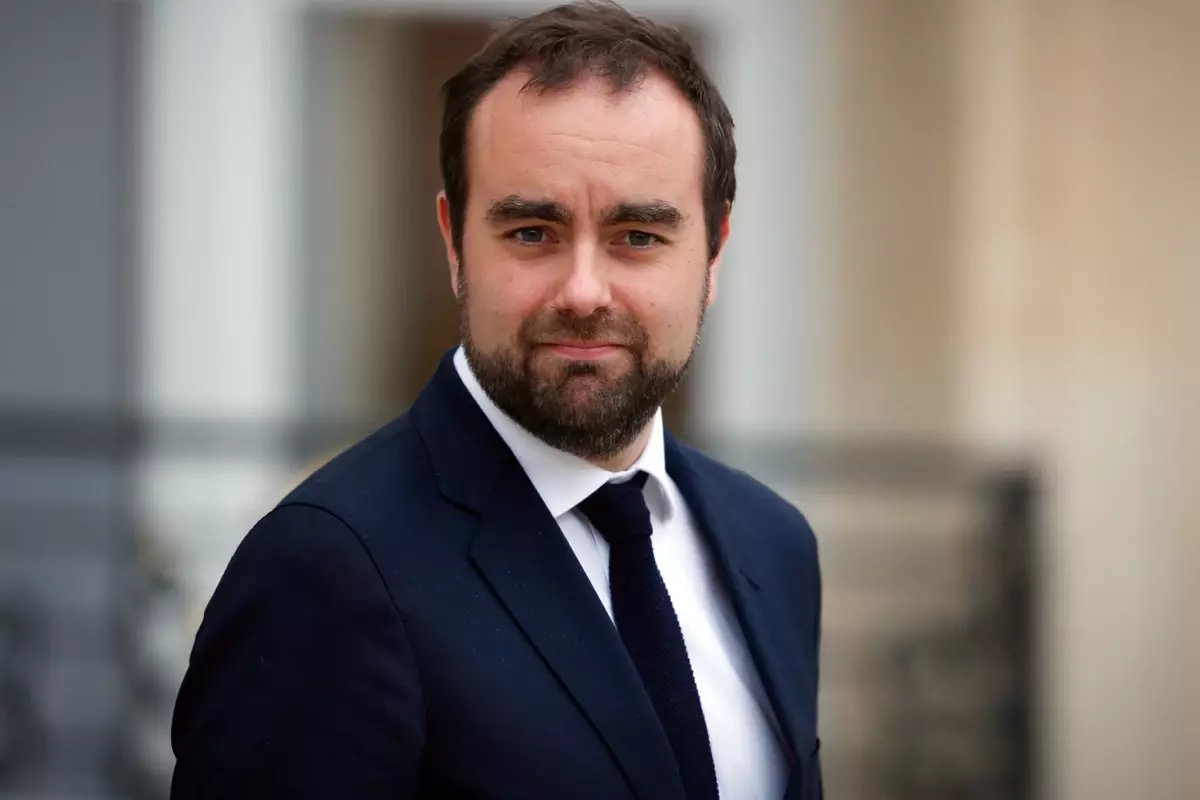 Fransa’da Savunma Bakanı Sebastien Lecornu, başbakan olarak atandı