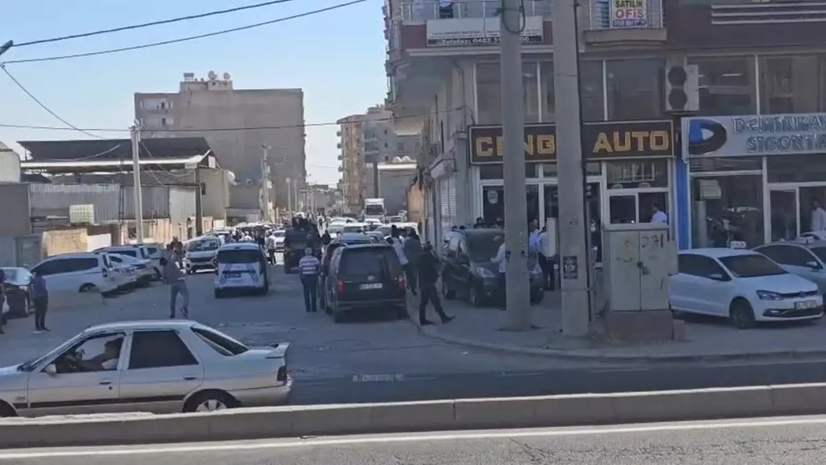 Kızıltepe'de Aileler Arasında Taşlı Sopalı Kavga: 8 Yaralı