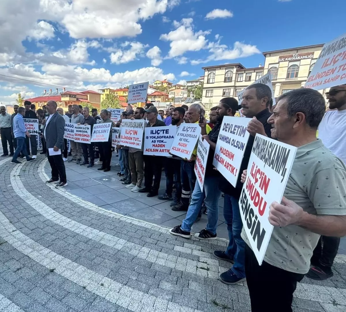 İşlerini Geri İsteyen İliç Halkından Basın Açıklamasıyla Çağrı