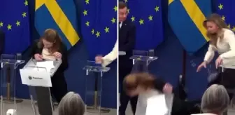 İsveç Sağlık Bakanı Elisabet Lann, basın toplantısı sırasında bayıldı