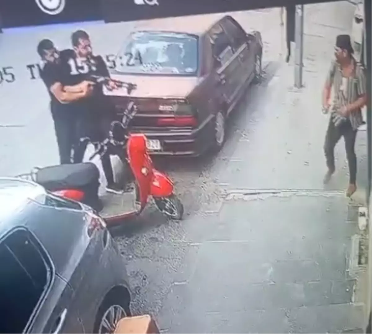 Niğde'de Pompalı Tüfekle Vurulan Güzellik Merkezi Sahibinin Güvenlik Kamerası Görüntüleri Ortaya Çıktı