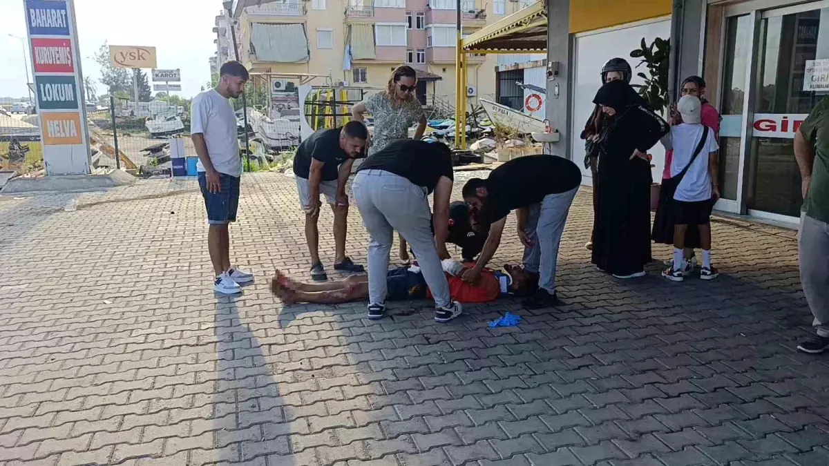 Antalya'da Motosiklet Kazasında İki Kişi Ağır Yaralandı