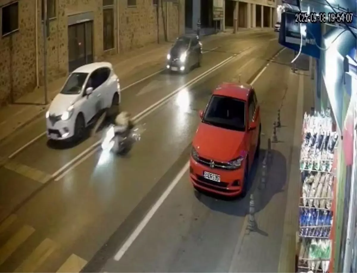 Tekirdağ'da Yağ Dökülen Cadde Kazaya Sebep Oldu