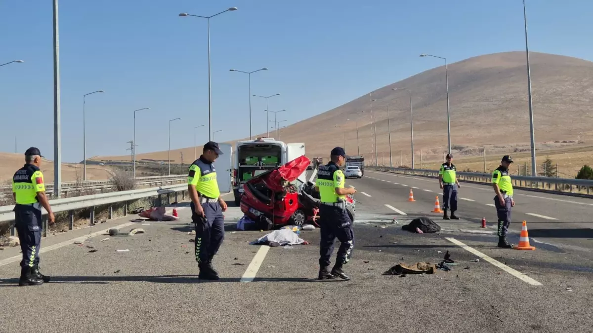 Niğde'de Trafik Kazası: 3 Kişi Hayatını Kaybetti