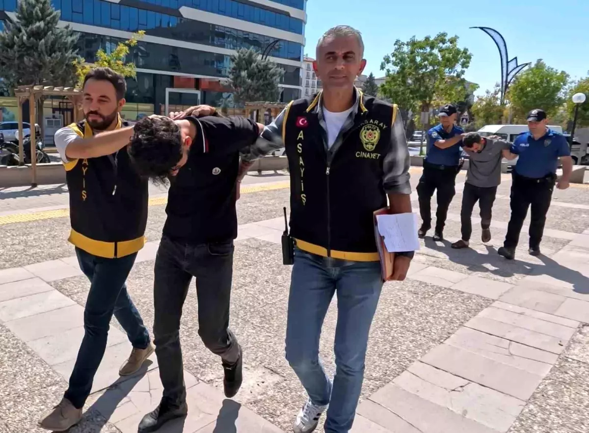 Aksaray'da Kavga: Baba ve Oğul Tutuklandı