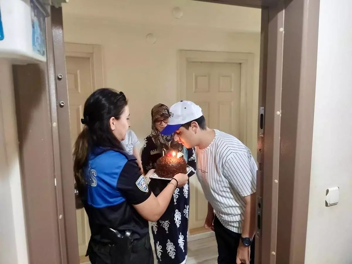 Polis Ekiplerinden Özel Çocuk İçin Unutulmaz Sürpriz