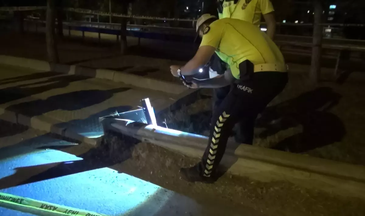 Motosikletli Kurye Kazada Ağır Yaralandı