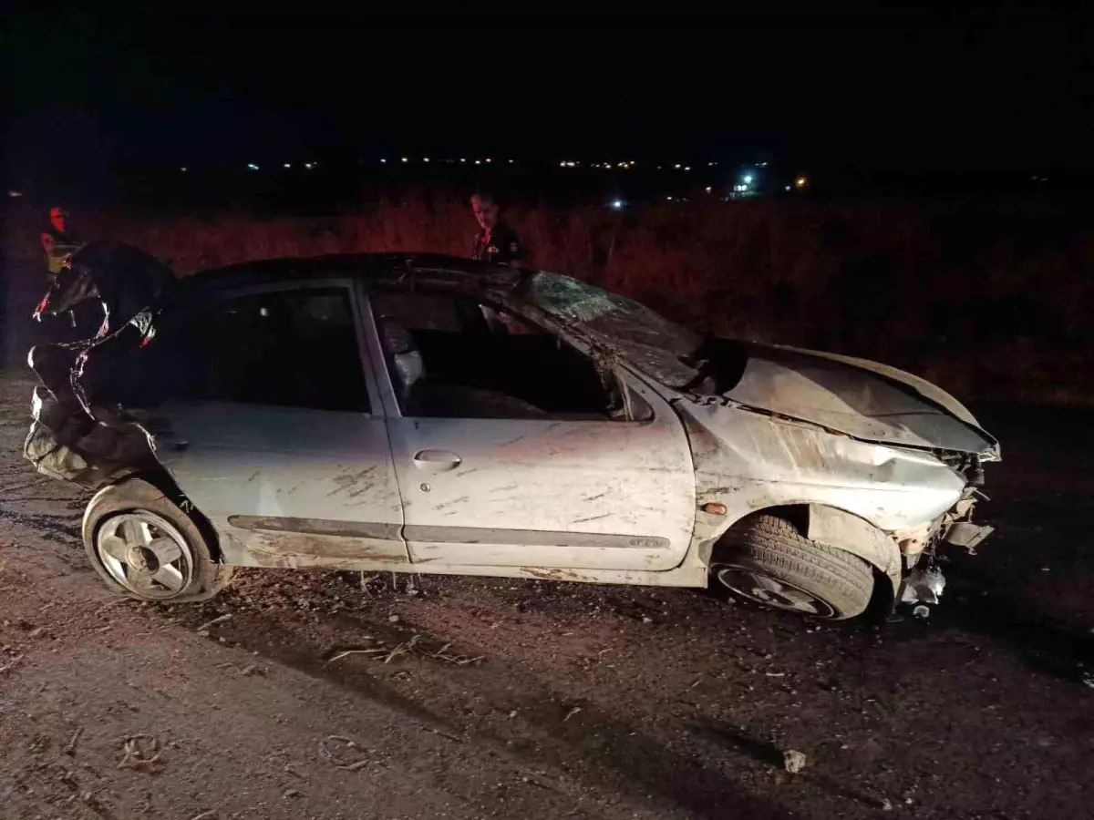 Şanlıurfa'da Kontrolden Çıkan Otomobil Şarampole Düştü