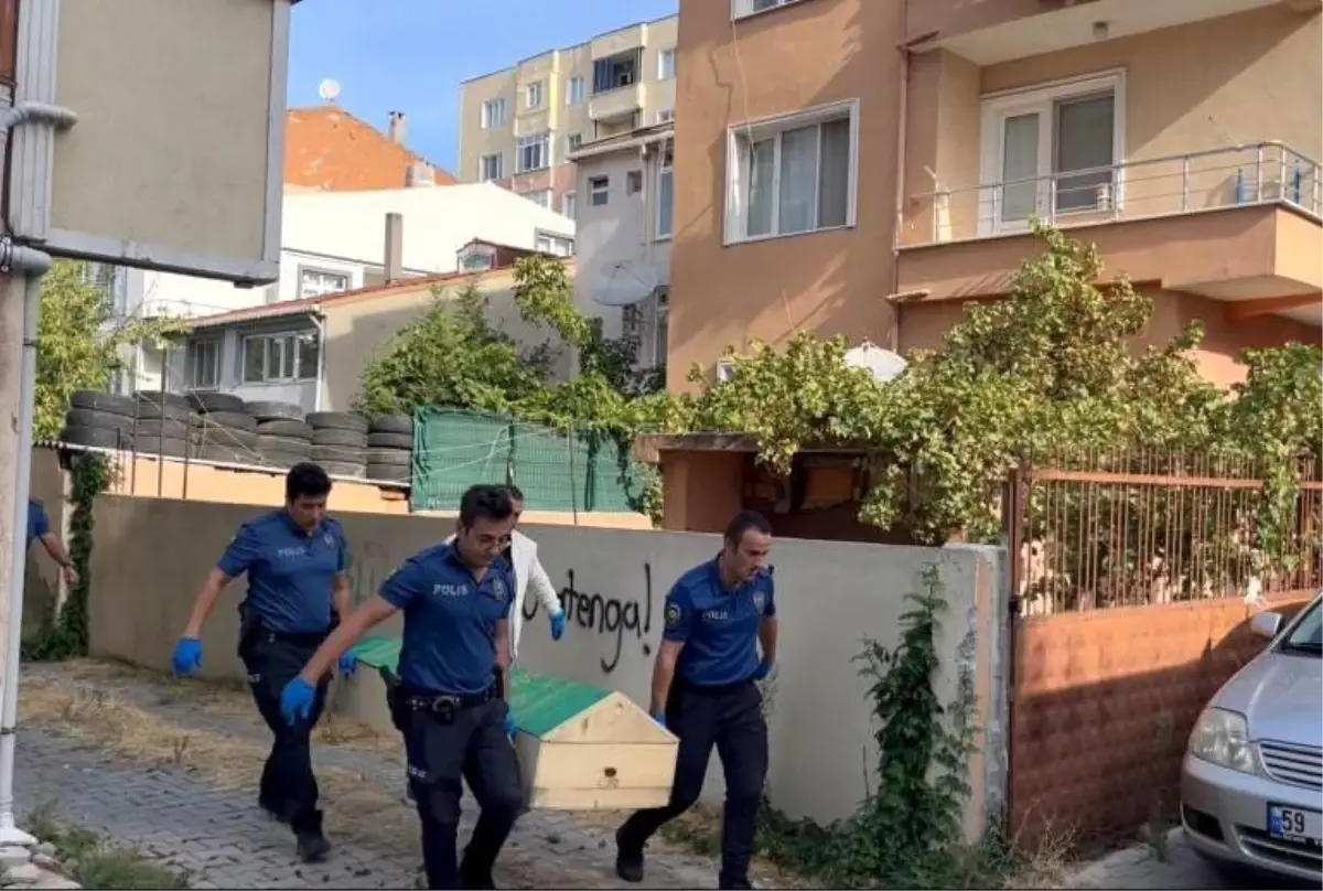 Çorlu'da Genç Kadın Ölü Bulundu: Uzman Çavuş Gözaltında