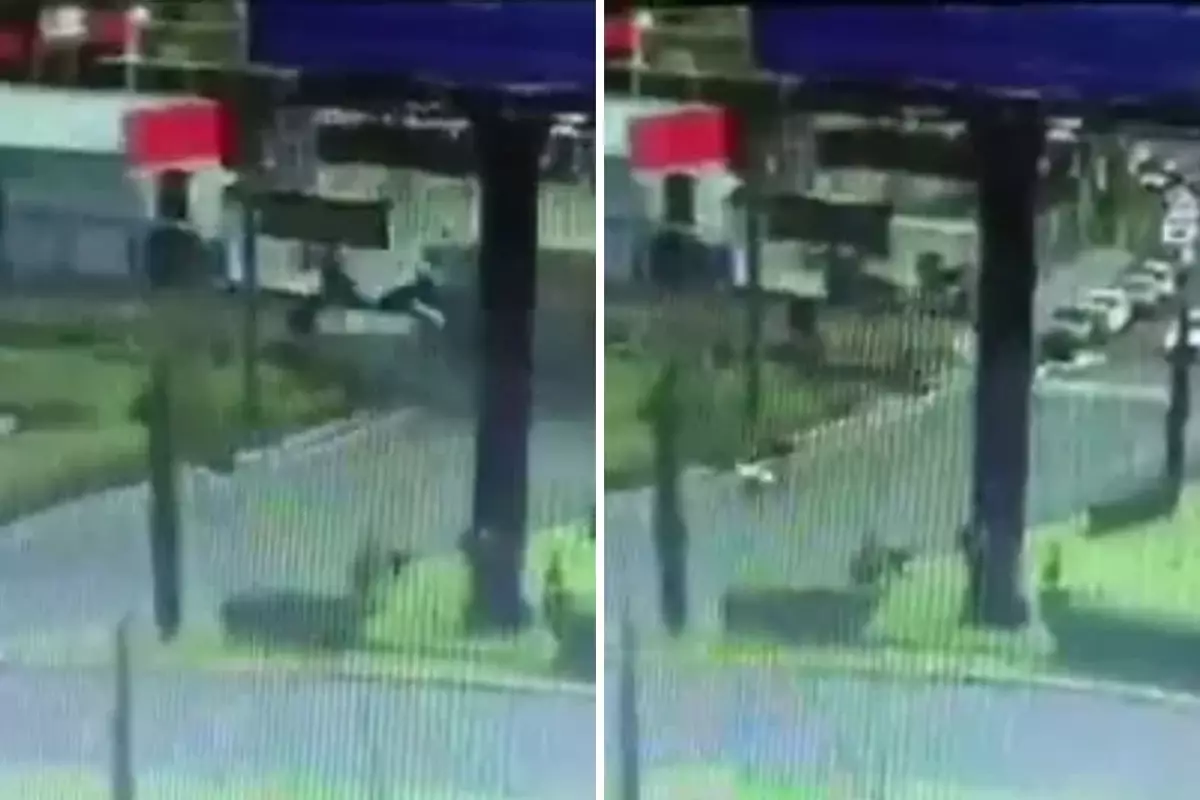 Tren, çift katlı otobüsü biçti: 10 ölü, 45 yaralı