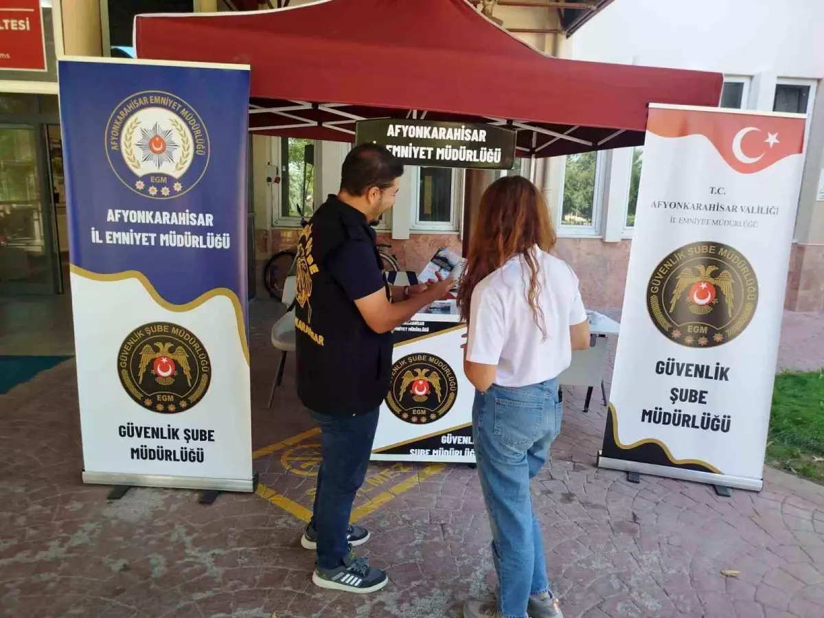 Afyonkarahisar'da Üniversite Öğrencilerine Terörle Mücadele Eğitimi