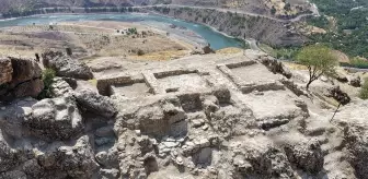 3 bin yıllık tarihi kaleden Osmanlı karakolu çıktı