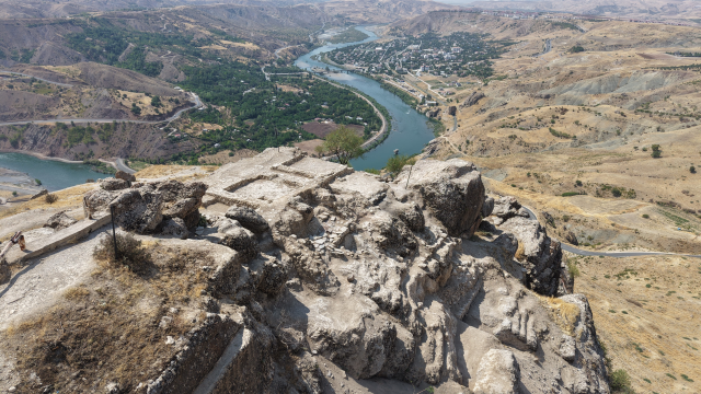 3 bin yillik tarihi kaleden osmanli karakolu cikti 19033988 6229 m