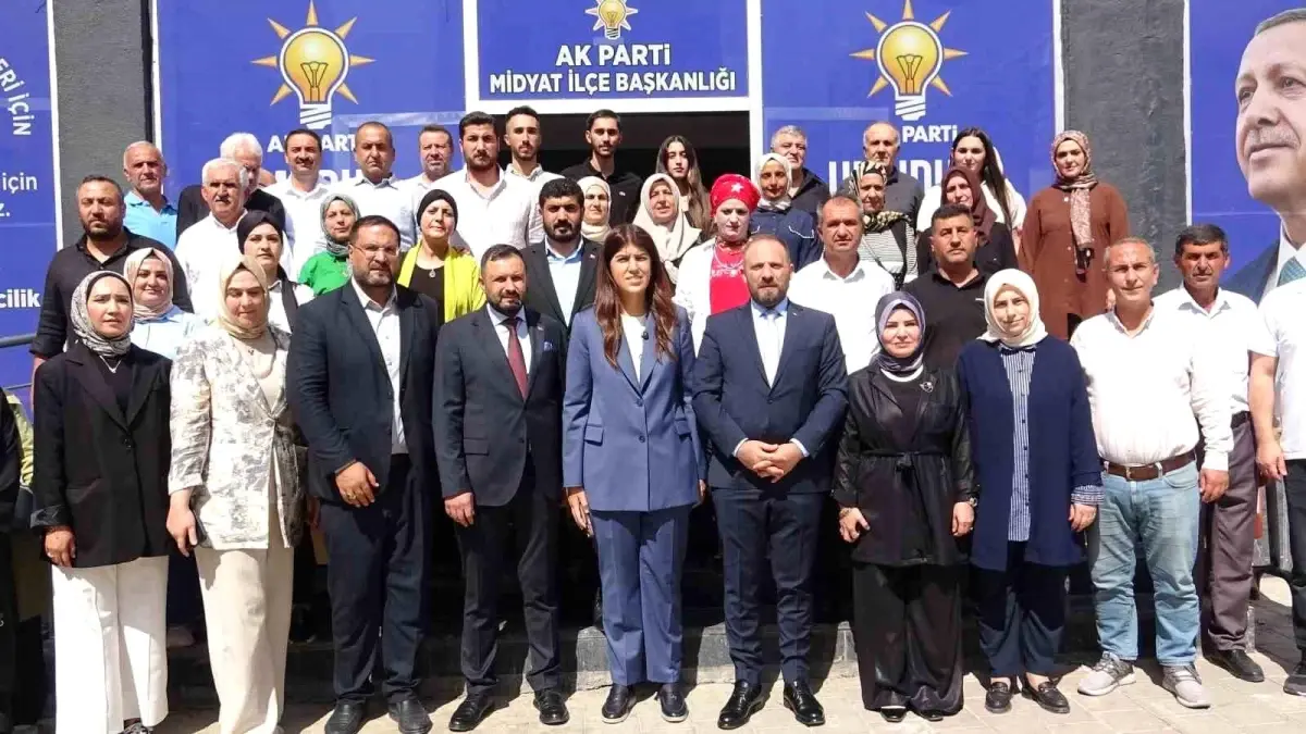 Derya Ayaydın, Midyat'ta AK Parti Teşkilatına Destek Verdi