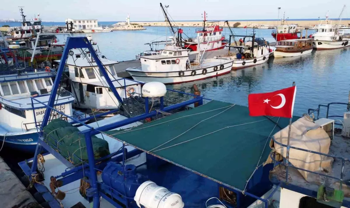 Akdenizli Balıkçılar Yeni Sezona Hazırlanıyor