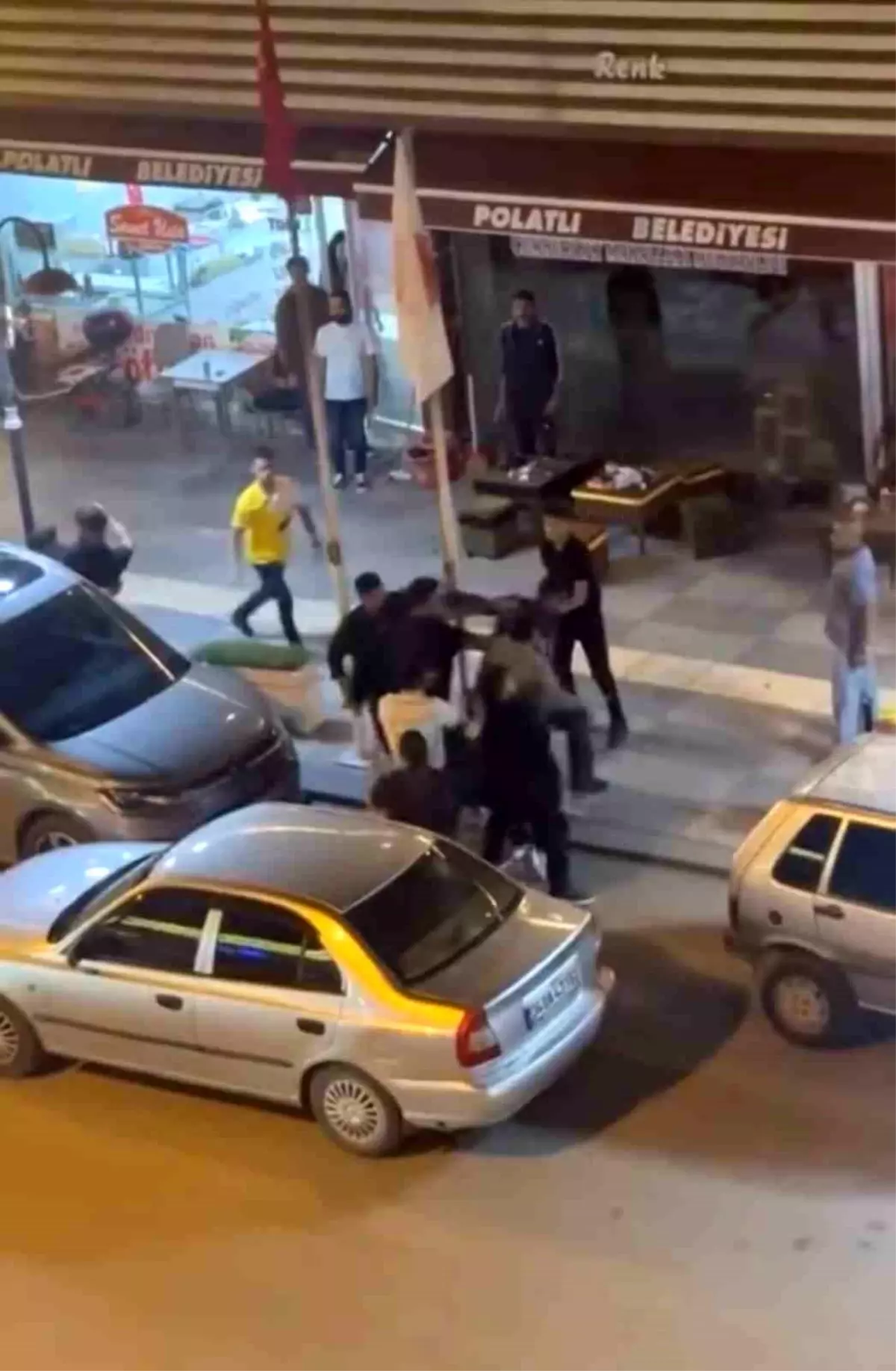 Park Yeri Anlaşmazlığı Nedeniyle Çıkan Kavga Kameralara Yansıdı
