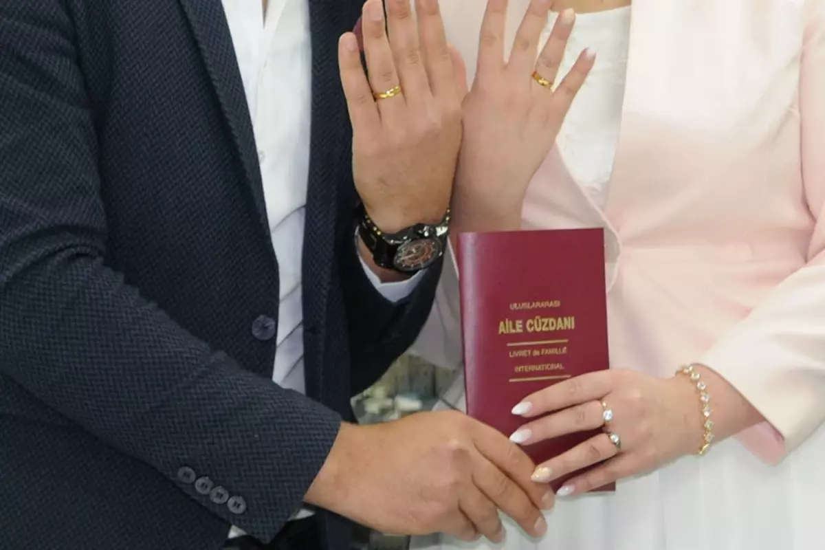 AYM son kararı verdi! Boşanan kadınlar için 300 gün yasağı sürecek