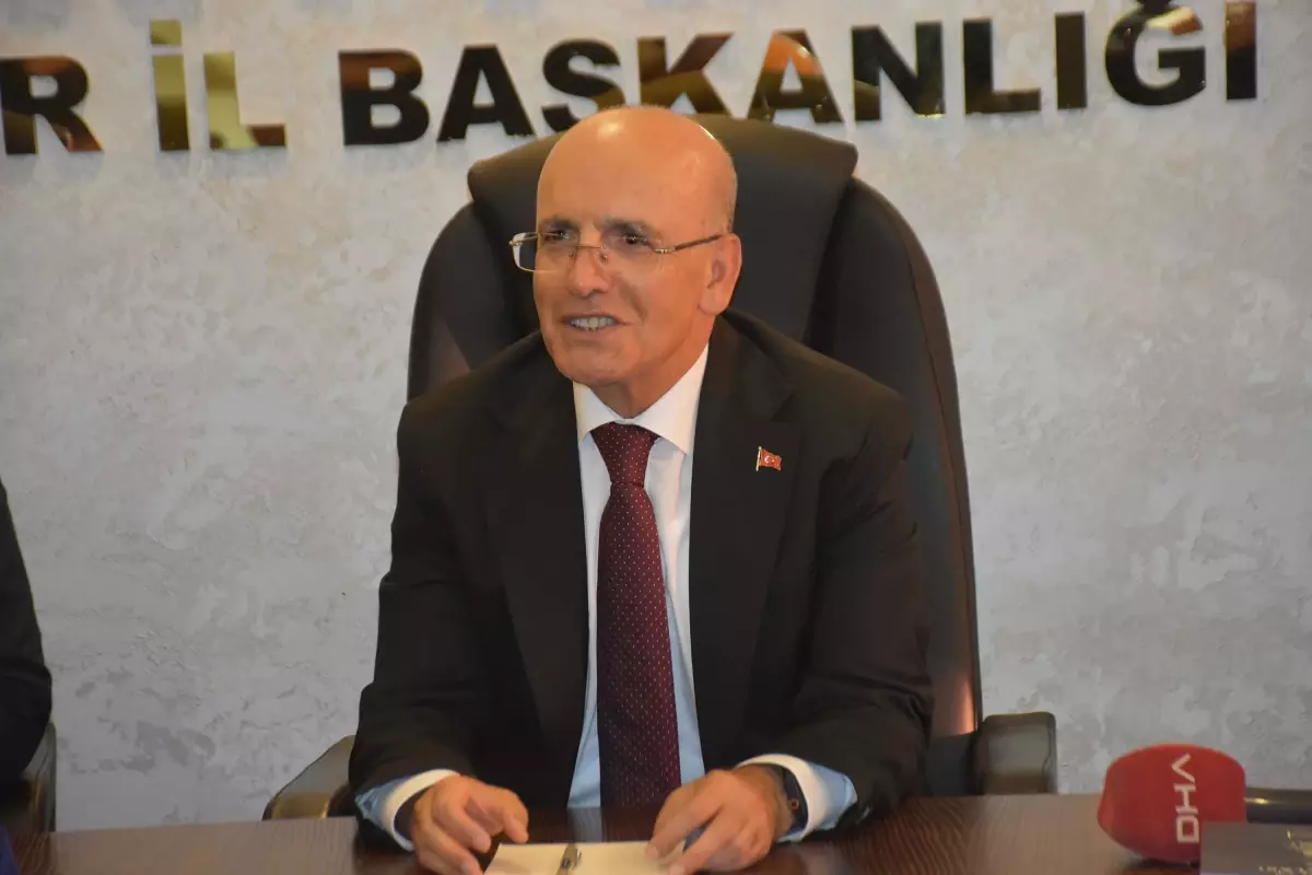 Bakan Şimşek İzmir İş Dünyası Toplantısı'nda İstişarelerin Faydasını Vurguladı