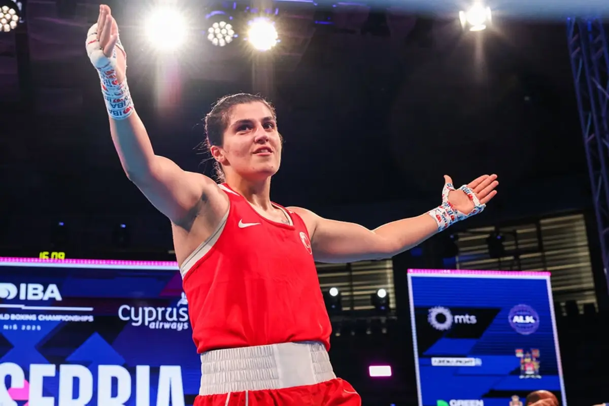 Busenaz Sürmeneli ve Elif Güneri'den erken veda