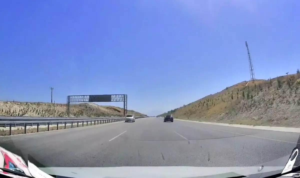Denizli-Aydın Otoyolunda Ters Yöne Düşen Maganda Trafiği Tehdit Etti