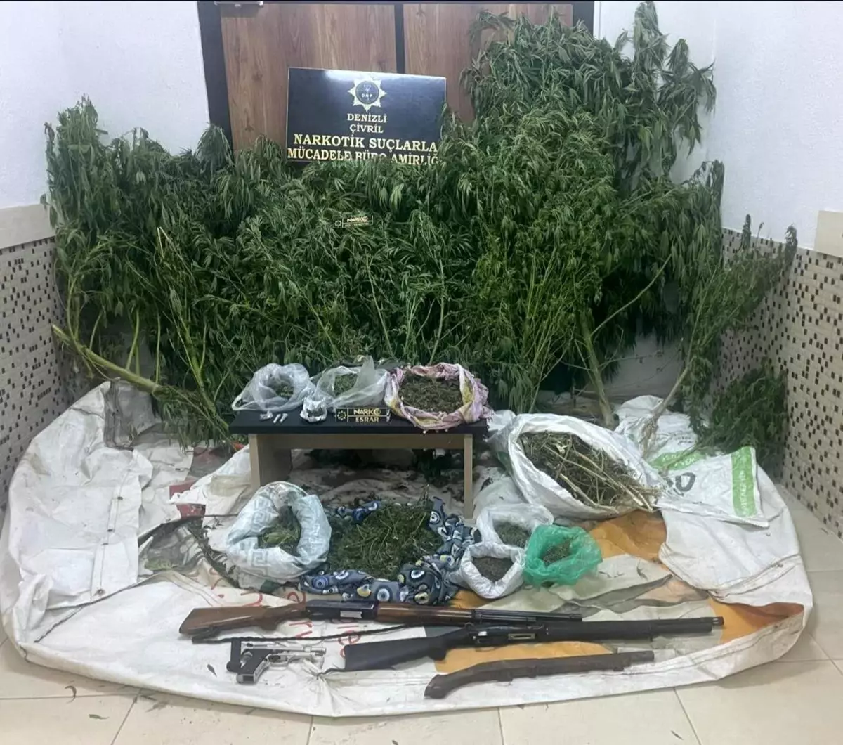 Denizli'de Narkotik Operasyonu: 3 Zehir Taciri Yakalandı