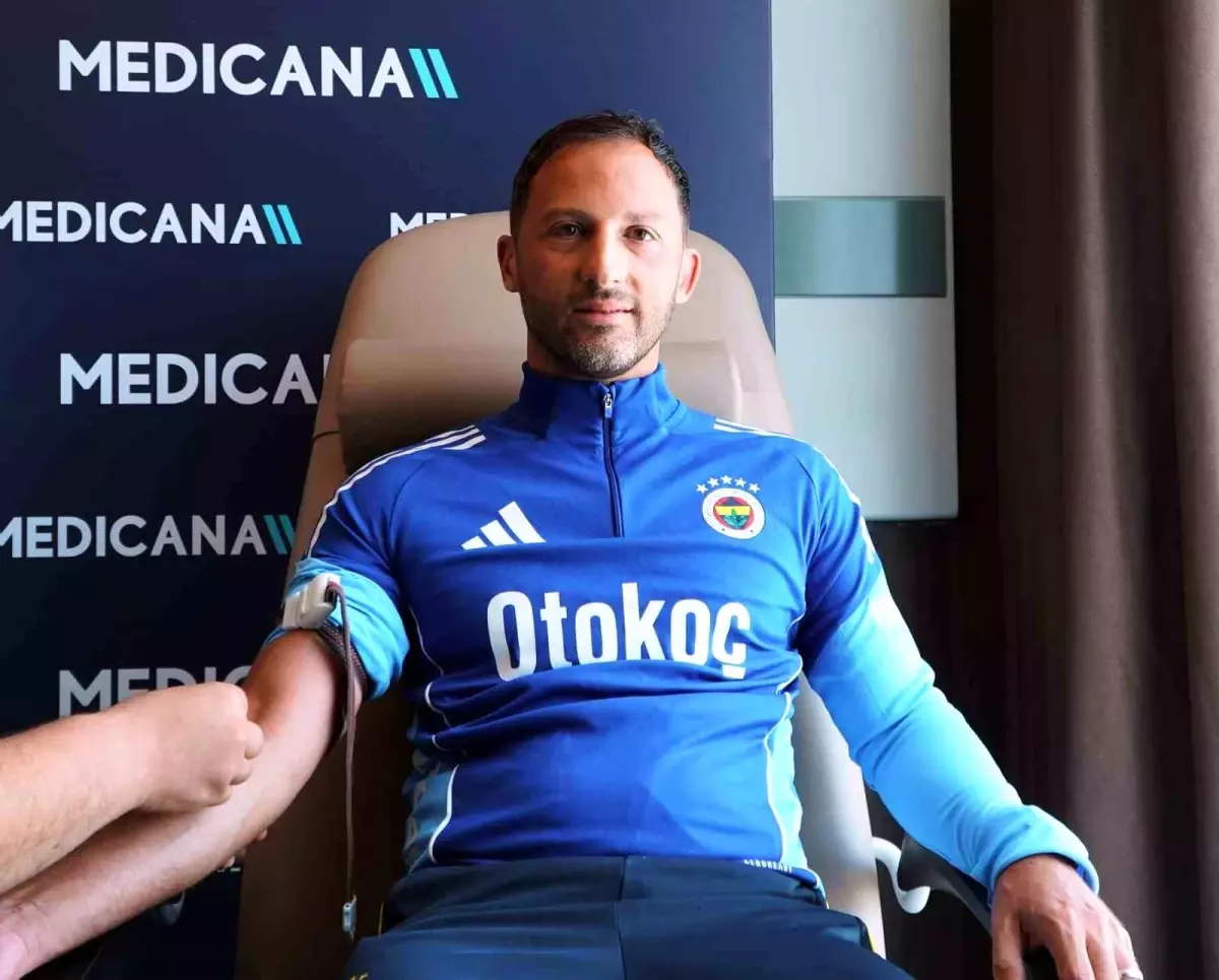 Fenerbahçe'nin Yeni Teknik Direktörü Tedesco ve Yardımcıları Sağlık Kontrolünden Geçti