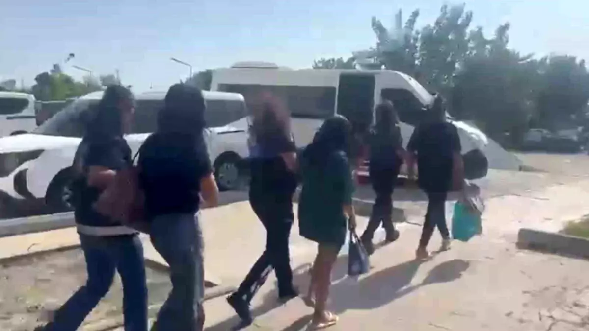 Dörtyol'da Masaj ve SPA Salonlarına Denetim: 6 Kadın Deport Edildi