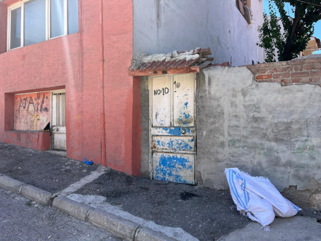 esini sokak ortasinda bayilincaya kadar dovdu 19032522 257 m