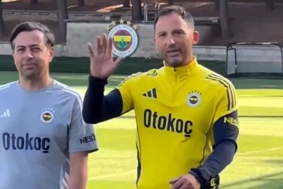 Fenerbahçe'nin yeni hocası Tedesco'dan ilk antrenmanında Türkçe mesaj