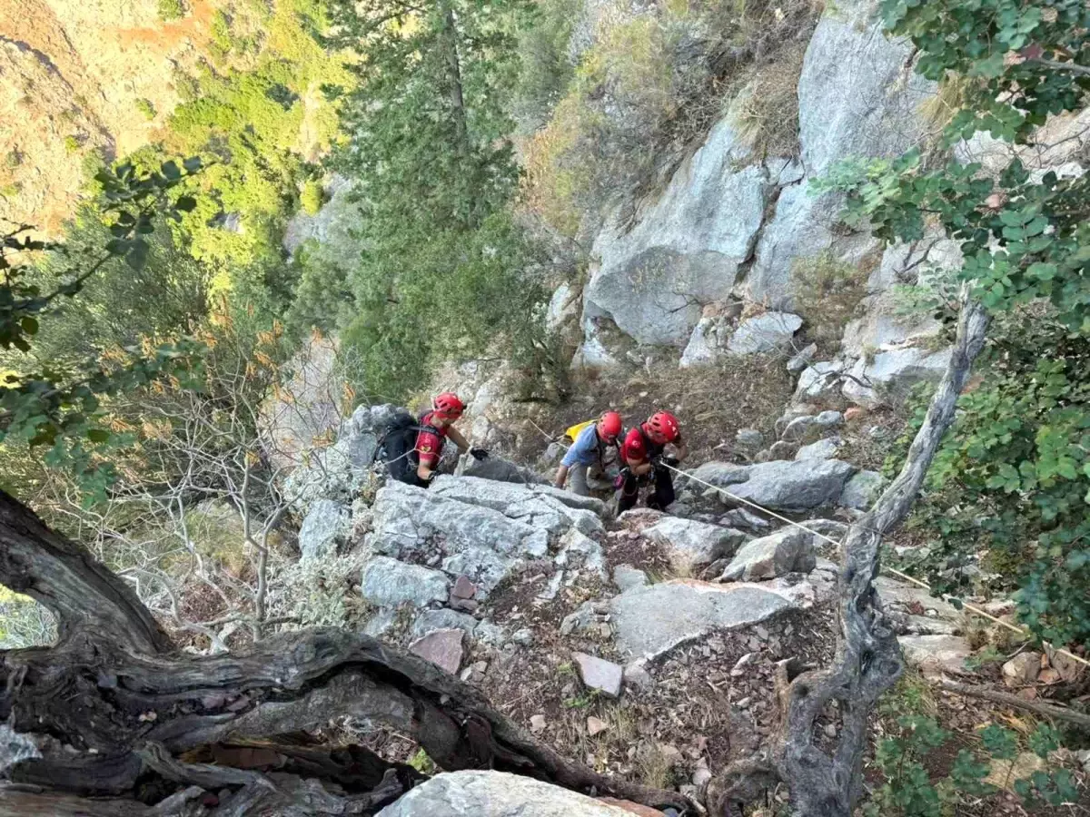 Fethiye'de Mahsur Kalan Alman Turist Başarılı Operasyonla Kurtarıldı