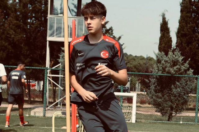 galatasaray genc golcuyle anlasti persembe gunu 19034374 6971 m