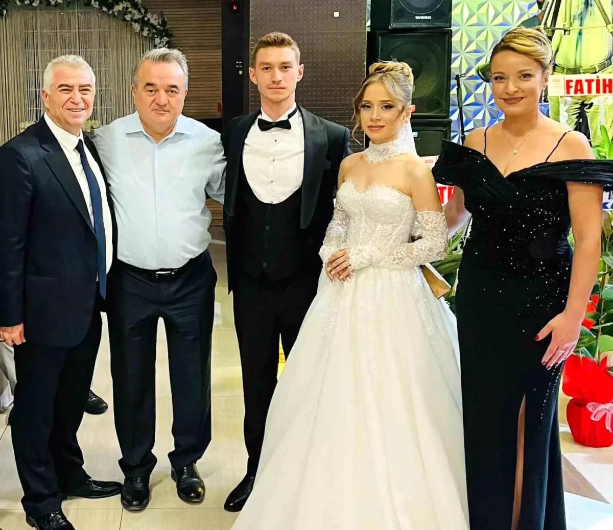 Bozüyük Kaymakamı Adem Öztürk, Düğünlerde Genç Çiftleri Yalnız Bırakmadı