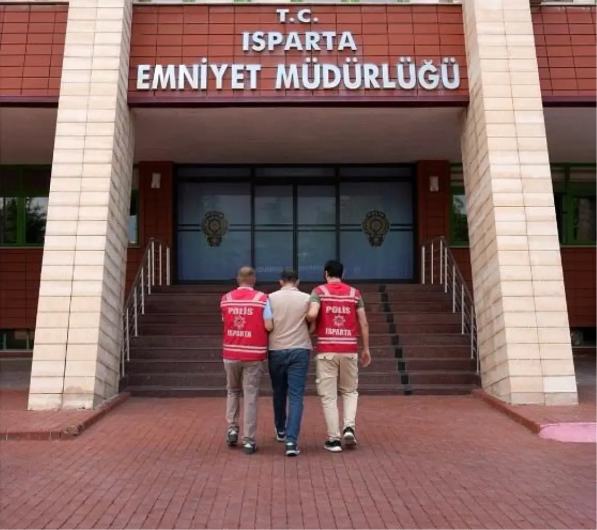 Isparta'da Dolandırıcılık Operasyonu: Şüpheli Tutuklandı