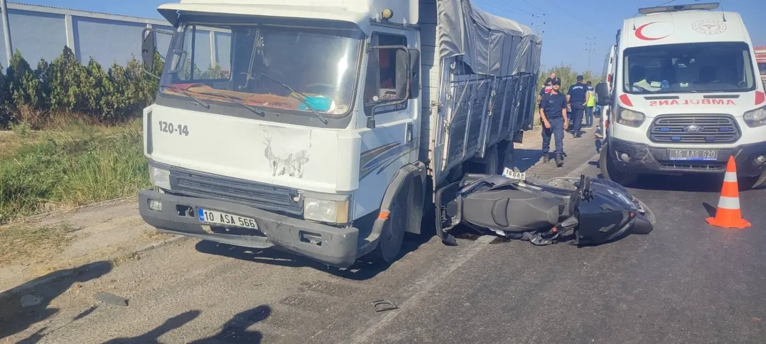 Karacabey'de Motosiklet Kazası: Sürücü Hayatını Kaybetti, Oğlu Yaralı