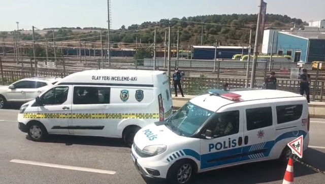 Horrific incident in front of Marmaray station: A corpse was found inside the vehicle