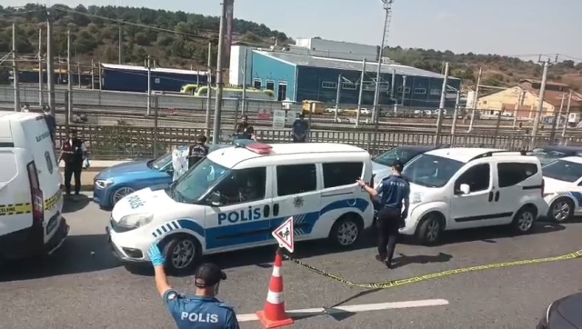 Horrific incident in front of Marmaray station: A corpse was found inside the vehicle