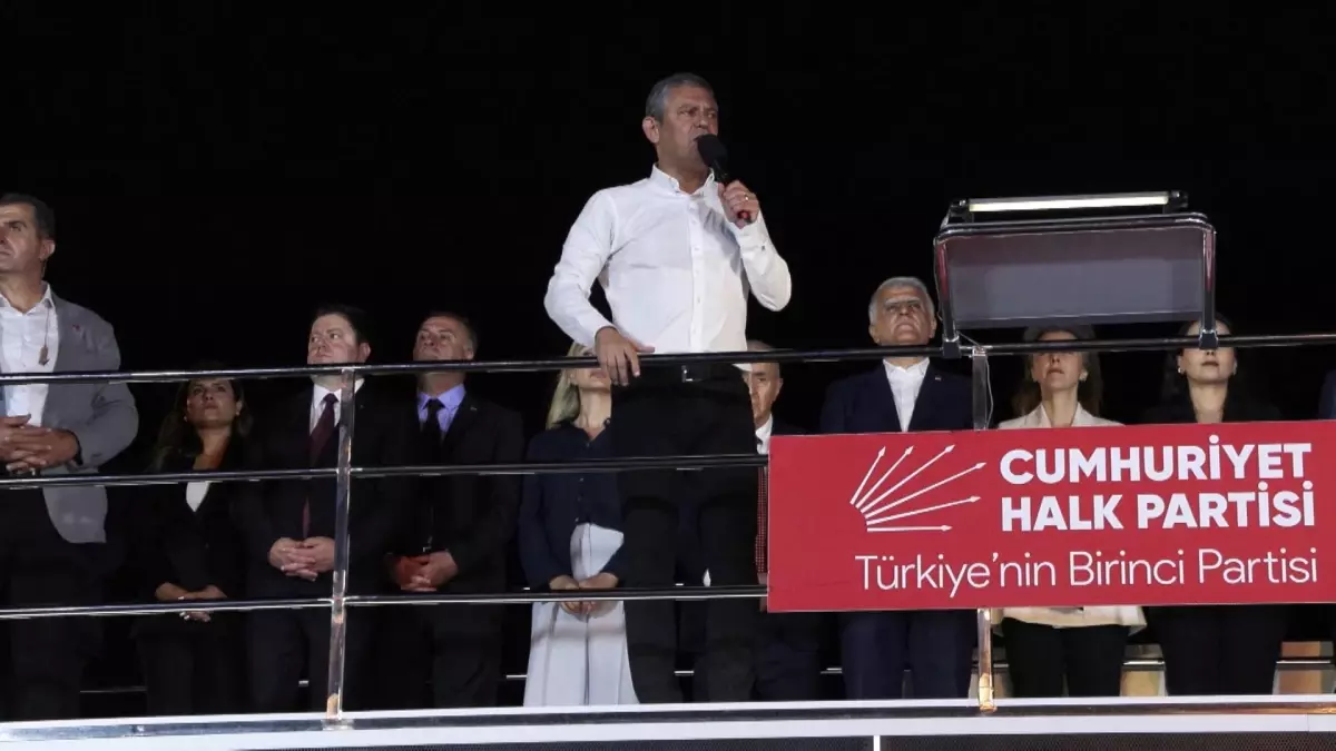 Özgür Özel: 'Taksim Meydanı emekçilerindir'
