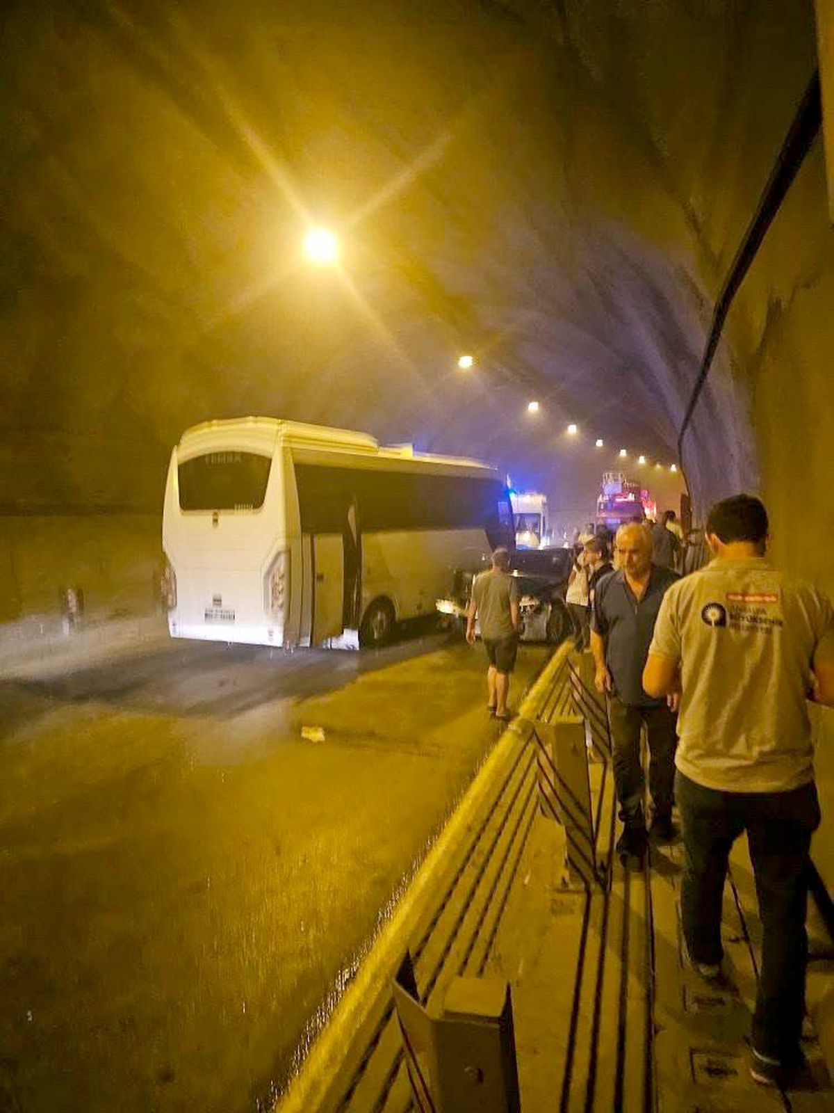 Alanya'da Zincirleme Kaza: 10 Yaralı, Trafik Kilitlendi