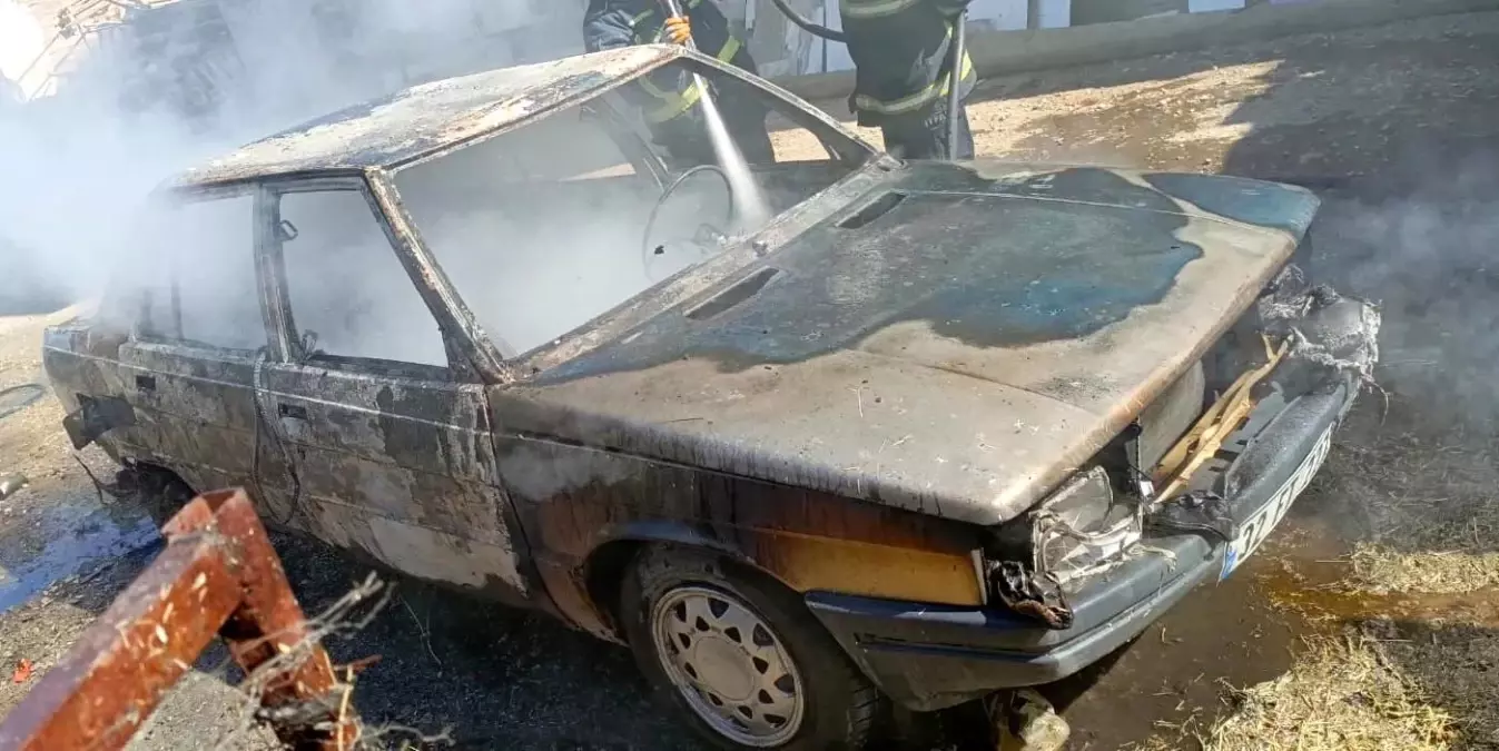 Isparta'da Seyir Halindeki Otomobil Alev Alev Yandı
