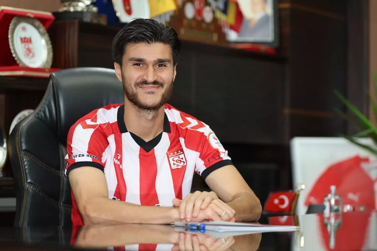 Sivasspor, Yusuf Cihat Çelik ile Anlaştı