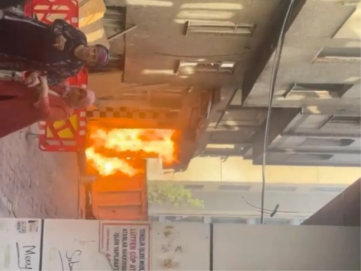 Zeytinburnu'nda binada doğal gaz kaçağı nedeniyle yangın çıktı -1