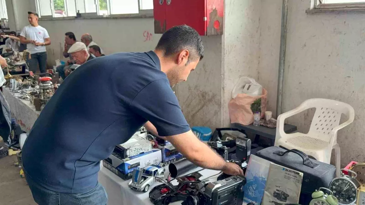 Afyonkarahisar'da Antika Pazarı Büyük İlgi Görüyor