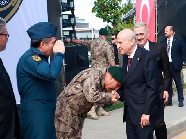 He had kissed Bahçeli's hand: Special Operations Chief Süleyman Karadeniz became the police chief