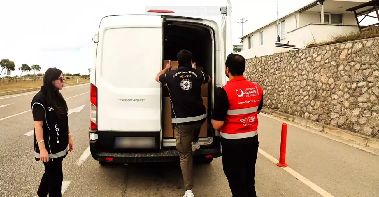 Düzensiz Göç Denetimlerinde 52 Kaçakçı Yakalandı