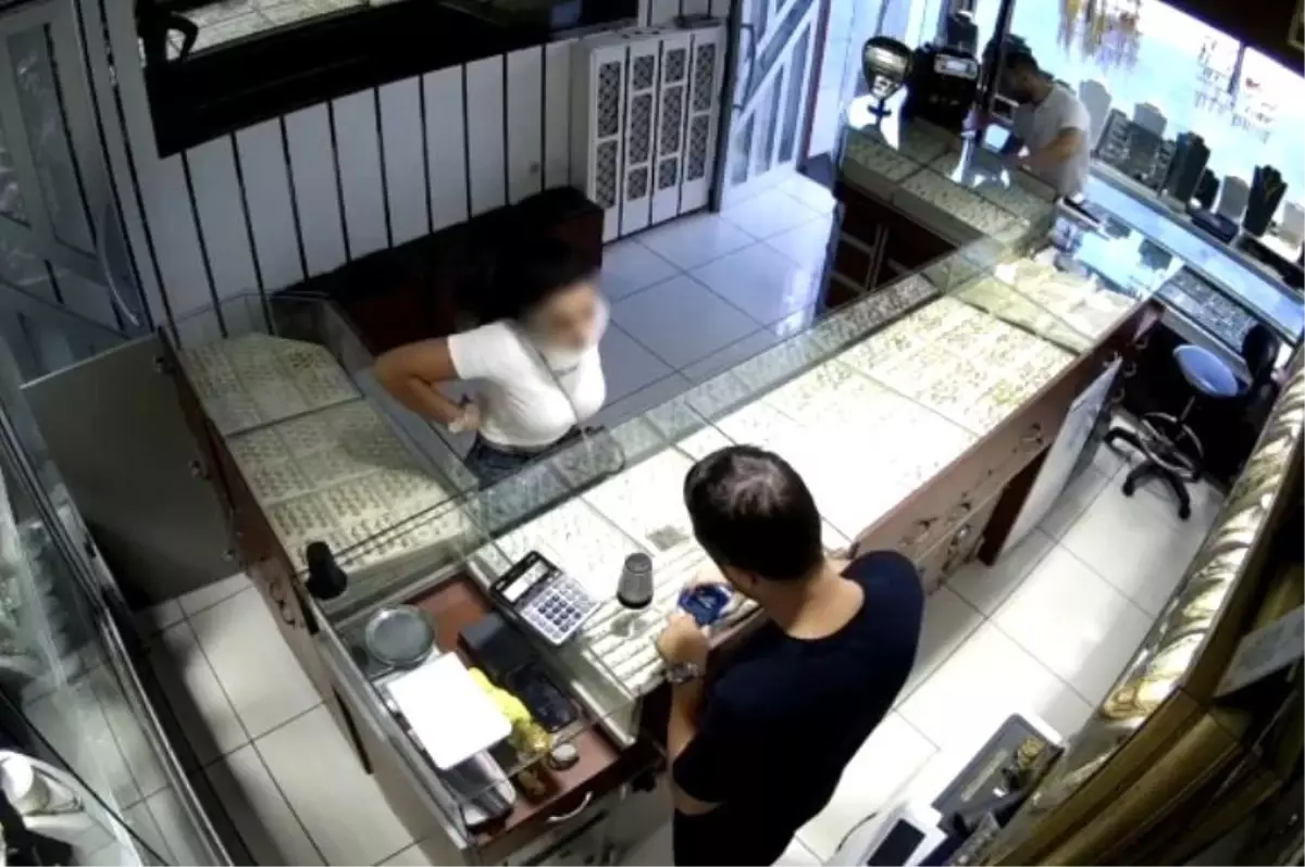 Bilişim Hırsızlığıyla 780 Bin TL'yi Çalan Kadın Tutuklandı